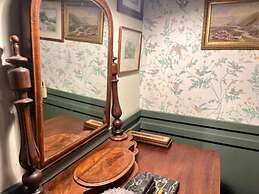 Remarkable Boultons Barn With hot tub