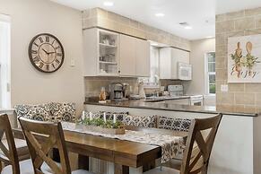 Valley View Treehouse - Holiday Hills Branson Golf Resort Outdoor Pool