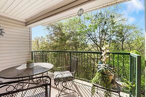 Valley View Treehouse - Holiday Hills Branson Golf Resort Outdoor Pool