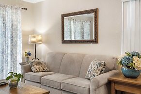 Valley View Treehouse - Holiday Hills Branson Golf Resort Outdoor Pool