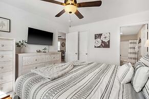 Valley View Treehouse - Holiday Hills Branson Golf Resort Outdoor Pool