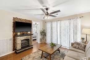 Valley View Treehouse - Holiday Hills Branson Golf Resort Outdoor Pool