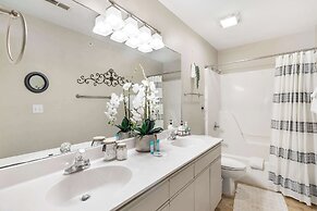 Valley View Treehouse - Holiday Hills Branson Golf Resort Outdoor Pool