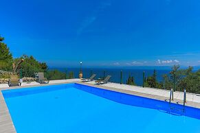 Antigoni Villa Dio in Longos