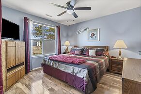 Sunroom Serenity - Community Pool