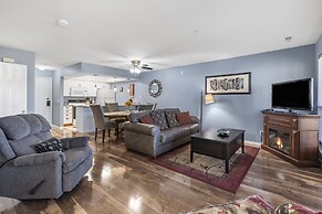 Sunroom Serenity - Community Pool
