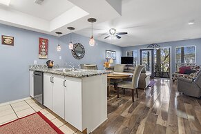 Sunroom Serenity - Community Pool