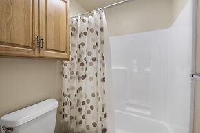 Sunroom Serenity - Community Pool