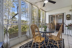 Sunroom Serenity - Community Pool