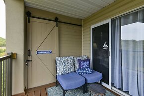 Table Rock Lookout Duo - Spacious Balcony