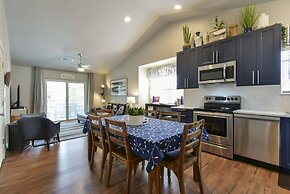 Table Rock Lookout Duo - Spacious Balcony