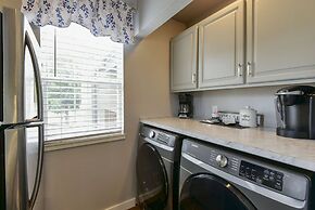 Table Rock Lookout Duo - Spacious Balcony