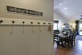 Table Rock Lookout Duo - Spacious Balcony