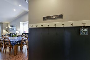 Table Rock Lookout Duo - Spacious Balcony