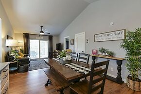 Table Rock Lookout Duo - Spacious Balcony