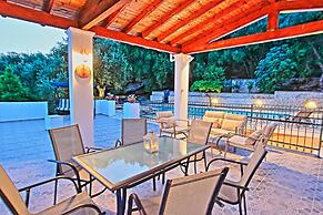 Villa Alexandros in Nisaki