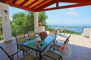 Villa Alexandros in Nisaki