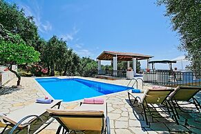 Villa Alexandros in Nisaki