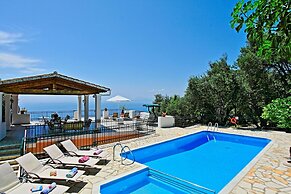 Villa Alexandros in Nisaki