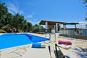 Villa Alexandros in Nisaki