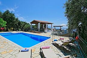 Villa Alexandros in Nisaki