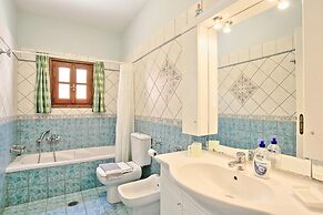 Villa Alexandros in Nisaki