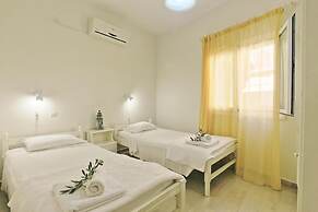 Jasmin in Katavolos With 1 Bedrooms and 1 Bathrooms