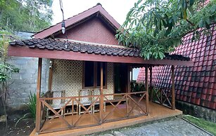 Kayu Watu Cottage Gunung Kidul