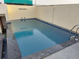 Avalon Palms Agra