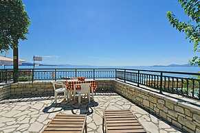 Dina Beach Front Apartment