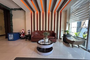 Del'S Condotel across NAIA Terminal 3
