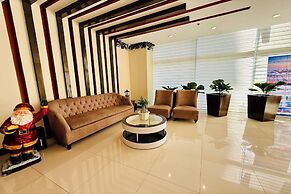 Del'S Condotel across NAIA Terminal 3