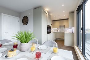 Elliot Oliver - Stunning 3 Bedroom Penthouse With Large Terrace And Pa