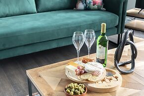 Elliot Oliver - Stunning 3 Bedroom Penthouse With Large Terrace And Pa