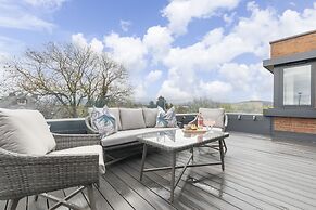 Elliot Oliver - Stunning 3 Bedroom Penthouse With Large Terrace And Pa