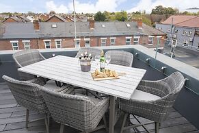 Elliot Oliver - Stunning 3 Bedroom Penthouse With Large Terrace And Pa