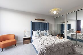 Elliot Oliver - Stunning 3 Bedroom Penthouse With Large Terrace And Pa