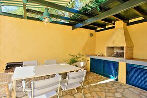 Casa do Tina in Mparmpati