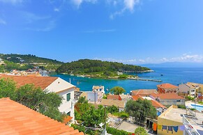 Faros Dio Gaios Studio sea Views Private Sun-loungers