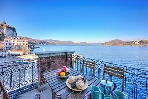 Stella Del Lago Pied Dans L'eau