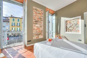 Stella Del Lago Pied Dans L'eau