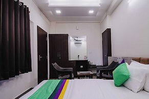 Treebo Paras Raj Near City Palace