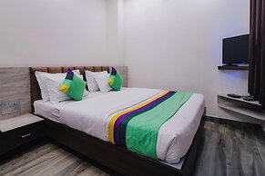 Treebo Paras Raj Near City Palace