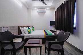 Treebo Paras Raj Near City Palace