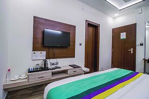 Treebo Paras Raj Near City Palace