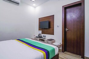 Treebo Paras Raj Near City Palace