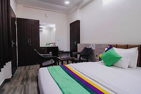 Treebo Paras Raj Near City Palace