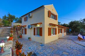 Villa Isavros in Paxi