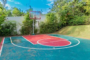 Modern Apt With free parking and AC 3brs