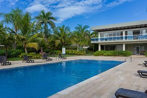 Modern Apt With free parking and AC 3brs